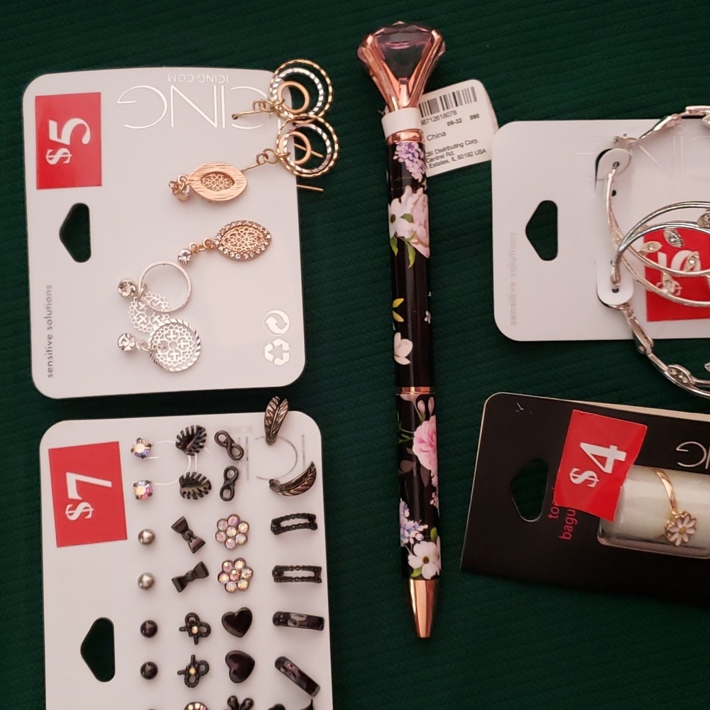 Lot of 5 cards Clair's/Icing jewelry; pierced earrings, toe ring, pen; NEW/CARDS